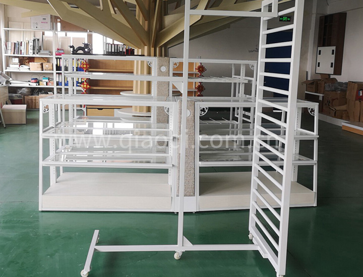 全棉時代—服裝中島